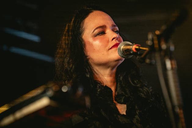 The Magic Numbers live in Malmoe, Sweden Malmo, Sweden. 07th, October 2026. The English alternative rock band The Magic Numbers performs a live concert at Plan B in Malmo. Here musician Angela Gannon is seen live on stage. Sweden, Malmö, Plan B  Copyright: xGonzalesxPhoto JoexMillerx
