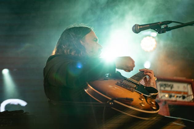 The Magic Numbers live in Malmoe, Sweden Malmo, Sweden. 07th, October 2026. The English alternative rock band The Magic Numbers performs a live concert at Plan B in Malmo. Here singer and guitarist Romeo Stodart is seen live on stage. Sweden, Malmö, Plan B  Copyright: xGonzalesxPhoto JoexMillerx