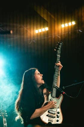 The Magic Numbers live in Malmoe, Sweden Malmo, Sweden. 07th, October 2026. The English alternative rock band The Magic Numbers performs a live concert at Plan B in Malmo. Here bass player and singer Michele Stodart is seen live on stage. Sweden, Malmö, Plan B  Copyright: xGonzalesxPhoto JoexMillerx
