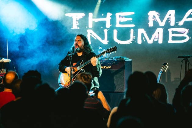 The Magic Numbers live in Malmoe, Sweden Malmo, Sweden. 07th, October 2026. The English alternative rock band The Magic Numbers performs a live concert at Plan B in Malmo. Here singer and guitarist Romeo Stodart is seen live on stage. Sweden, Malmö, Plan B  Copyright: xGonzalesxPhoto JoexMillerx