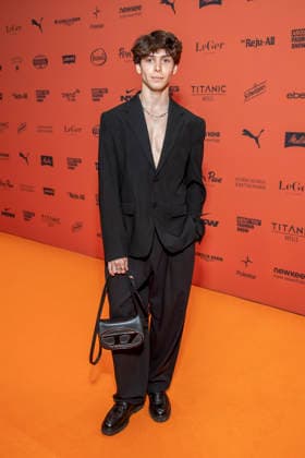 ABB ABOUTYOU- Sascha Dombrowski zu Gast auf dem Orangenen Teppich bei der ABOUT YOU Opera Fashion Show im Admiralspalast am 07.10.2026 in Berlin Berlin Deutschland