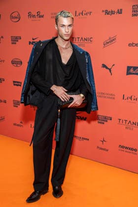 ABB ABOUTYOU- Aldin Zahirovic zu Gast auf dem Orangenen Teppich bei der ABOUT YOU Opera Fashion Show im Admiralspalast am 07.10.2026 in Berlin Berlin Deutschland