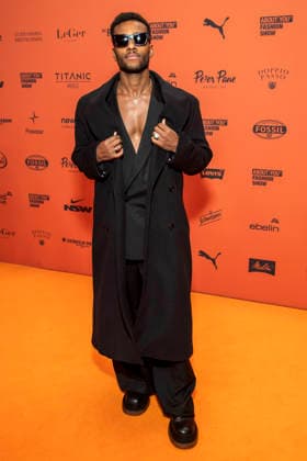 ABB ABOUTYOU- Tijan Njie zu Gast auf dem Orangenen Teppich bei der ABOUT YOU Opera Fashion Show im Admiralspalast am 07.10.2026 in Berlin Berlin Deutschland