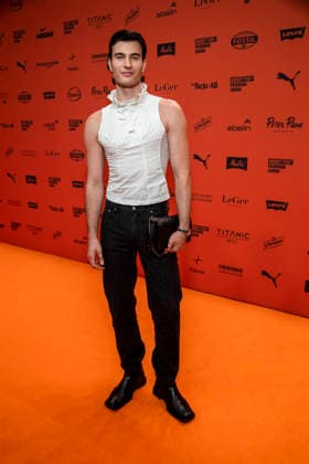 ABB ABOUTYOU- Frieder Sell zu Gast auf dem Orangenen Teppich bei der ABOUT YOU Opera Fashion Show im Admiralspalast am 07.10.2026 in Berlin Berlin Deutschland