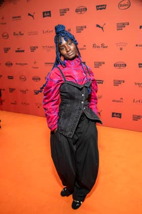 ABB ABOUTYOU- Oumi Janta zu Gast auf dem Orangenen Teppich bei der ABOUT YOU Opera Fashion Show im Admiralspalast am 07.10.2026 in Berlin Berlin Deutschland