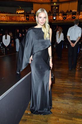 Leonie Hanne bei der ABOUT YOU Opera Modenschau in Berlin am 07.10.2026