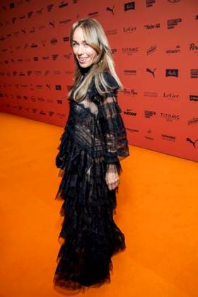 ABB ABOUTYOU- Annemarie Carpendale solo zu Gast auf dem Orangenen Teppich bei der ABOUT YOU Opera Fashion Show im Admiralspalast am 07.10.2026 in Berlin Berlin Deutschland