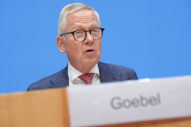 Bundespressekonferenz, Jahresbericht des Nationalen Normenkontrollrat (NKR) zum Buerokratieabbau Lutz Goebel Vorsitzender des NKR bei der Vorstellung des Jahresbericht des Nationalen Normenkontrollrat zum Buerokratieabbau, Berlin, 08.10.2026 Berlin Berlin Deutschland