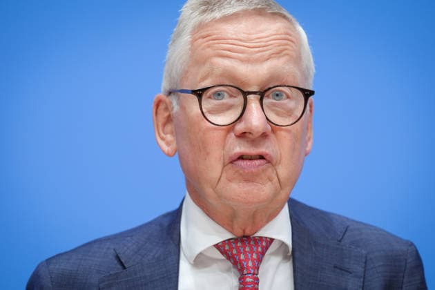 Bundespressekonferenz, Jahresbericht des Nationalen Normenkontrollrat (NKR) zum Buerokratieabbau Lutz Goebel Vorsitzender des NKR im Portrait bei der Vorstellung des Jahresbericht des Nationalen Normenkontrollrat zum Buerokratieabbau, Berlin, 08.10.2026 Berlin Berlin Deutschland