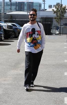 Celebrities and pro dancers arrive at the Dancing with the Stars rehearsal studio Featuring: Val Chmerkovskiy Where: Los Angeles, California, United States When: 07 Oct 2026 Credit: H2Y INSTARimages EDITORIAL USE ONLY. NOT FOR USE BY NEWSPAPERS BASED IN THE UK. Copyright: xx instar56079222