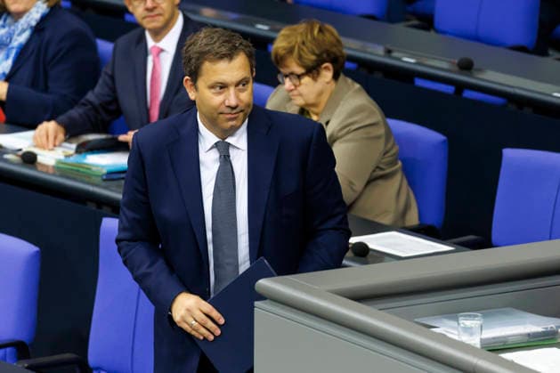 Lars Klingbeil, Bundesminister der Finanzen, spricht zur Einkommensteuergesetzreform vor dem Bundestag. Berlin, 08.10.2026. Fotografiert im Auftrag des Bundesfinanzministeriums Berlin Deutschland Copyright: xThomasxImox