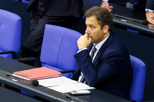 Lars Klingbeil, Bundesminister der Finanzen, spricht zur Einkommensteuergesetzreform vor dem Bundestag. Berlin, 08.10.2026. Fotografiert im Auftrag des Bundesfinanzministeriums Berlin Deutschland Copyright: xThomasxImox