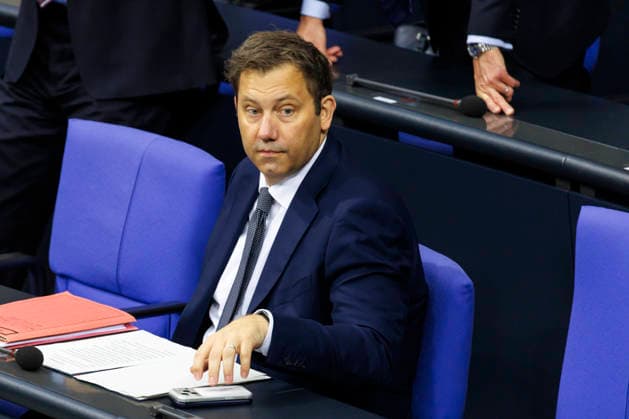 Lars Klingbeil, Bundesminister der Finanzen, spricht zur Einkommensteuergesetzreform vor dem Bundestag. Berlin, 08.10.2026. Fotografiert im Auftrag des Bundesfinanzministeriums Berlin Deutschland Copyright: xThomasxImox