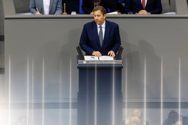 Lars Klingbeil, Bundesminister der Finanzen, spricht zur Einkommensteuergesetzreform vor dem Bundestag. Berlin, 08.10.2026. Fotografiert im Auftrag des Bundesfinanzministeriums Berlin Deutschland Copyright: xThomasxImox