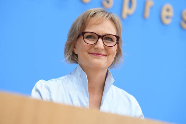 Bundespressekonferenz, Vorstellung des Gruenen Leitantrages - Unser Plan für Deutschland Franziska Brantner (Gruene) im Portrait bei der Vorstellung des Gruenen Leitantrages - Unser Plan für Deutschland in der Bundespressekonferenz, Berlin, 08.10.2026 Berlin Berlin Deutschland