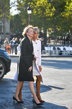 Elke Büdenbender and Brigitte Macron at a ceremony at the Arc de Triomphe in Paris on October 8, 2026, in honor of the state visit to France by the President of Germany and his wife. Christian Liewig, Bestimage. President Emmanuel Macron and his wife Brigitte Macron welcome Frank-Walter Steinmeier, President of Germany, and his wife Elke Büdenbender for a ceremony at the Arc de Triomphe in Paris on October 8, 2026, Paris, France  Copyright: xChristianxLiewigx xBestimagexChristianxLiewigx xBestimagex
