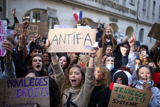 Catholic Institute of Paris Blockade - Paris Students blocking campus of Catholic Institute of Paris ( Institut Catholique de Paris ) in Paris, on October 8, 2026 as they continue their protest to demand the hiring of substitute teachers, increased resources, and decent learning conditions. Photo by Raphael Lafargue ABACAPRESS.COM Paris Ile-de-France France  Copyright: xLafarguexRaphael ABACAx