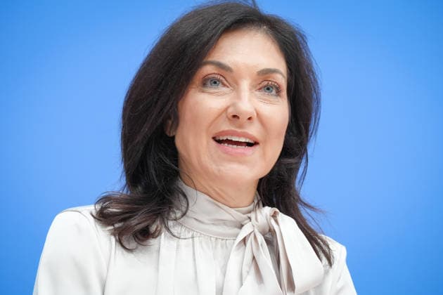 Bundespressekonferenz, Vorstellung der Herbstprojektion 2026 durch Wirtschaftsministerin Reiche Bundeswirtschaftsministerin Katherina Reiche im Portrait bei der Vorstellung der Herbstprojektion 2026 der Bundesregierung in der Bundespressekonferenz, Berlin, 08.10.2026 Berlin Berlin Deutschland