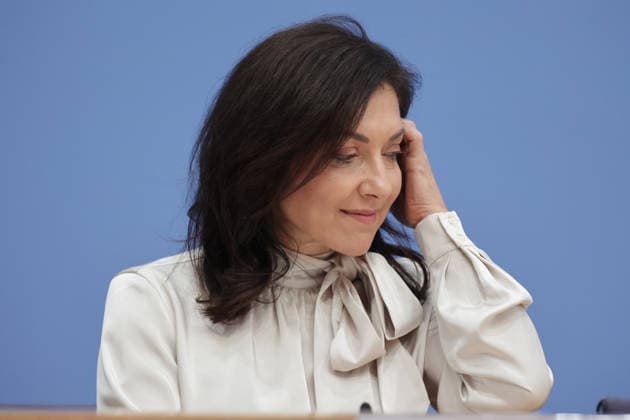 Katherina Reiche, Bundesministerin für Wirtschaft und Energie, CDU, PK zu - Vorstellung der Herbstprojektion 2026 der Bundesregierung, Berlin, 08.10.2026