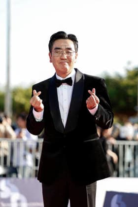 red carpet at Seoul Drama Awards in South Korea South Korean actor Ryu Seung-ryong poses for photos on the red carpet during the 21st Seoul International Drama Awards in Seoul, South Korea, on October 08, 2026. Seoul South Korea  Copyright: xMatrixxImages JungxUi-Chelx