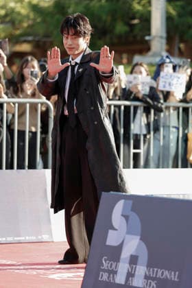 red carpet at Seoul Drama Awards in South Korea South Korean actor Koo Kyo-hwan poses for photos on the red carpet during the 21st Seoul International Drama Awards in Seoul, South Korea, on October 08, 2026. Seoul South Korea  Copyright: xMatrixxImages JungxUi-Chelx