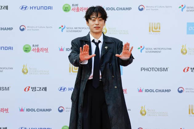red carpet at Seoul Drama Awards in South Korea South Korean actor Koo Kyo-hwan poses for photos on the red carpet during the 21st Seoul International Drama Awards in Seoul, South Korea, on October 08, 2026. Seoul South Korea  Copyright: xMatrixxImages JungxUi-Chelx