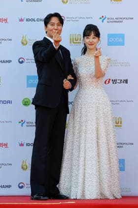 red carpet at Seoul Drama Awards in South Korea South Korean actor Kim Nam-gil (L) and announcer Lee Jae-eun pose for photos on the red carpet during the 21st Seoul International Drama Awards in Seoul, South Korea, on October 08, 2026. Seoul South Korea  Copyright: xMatrixxImages JungxUi-Chelx
