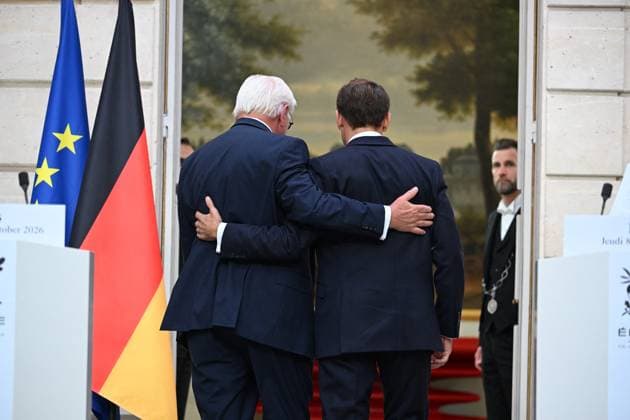 French President Emmanuel Macron and German President Frank Walter Steinmeier during a signing ceremony and joint press conference at the Élysée Palace in Paris, France, October 8, 2026. Signing of an agreement between the French government and the German government regarding the Franco-German Youth Office. Eric Tschaen Pool Bestimage. French President Emmanuel Macron and German President Frank Walter Steinmeier during a signing ceremony and joint press conference at the Élysée Palace in Paris, France, on October 8, 2026 The French and German governments signed an agreement regarding the Franco-German Youth Office Paris, France  Copyright: xEricxTschaenx xPoolx xBestimagexEricxTschaenx xPoolx xBestimagex