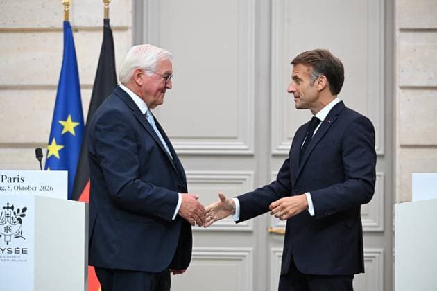 French President Emmanuel Macron and German President Frank Walter Steinmeier during a signing ceremony and joint press conference at the Élysée Palace in Paris, France, October 8, 2026. Signing of an agreement between the French government and the German government regarding the Franco-German Youth Office. Eric Tschaen Pool Bestimage. French President Emmanuel Macron and German President Frank Walter Steinmeier during a signing ceremony and joint press conference at the Élysée Palace in Paris, France, on October 8, 2026 The French and German governments signed an agreement regarding the Franco-German Youth Office Paris, France  Copyright: xEricxTschaenx xPoolx xBestimagexEricxTschaenx xPoolx xBestimagex