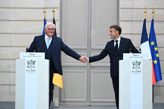 French President Emmanuel Macron and German President Frank Walter Steinmeier during a signing ceremony and joint press conference at the Élysée Palace in Paris, France, October 8, 2026. Signing of an agreement between the French government and the German government regarding the Franco-German Youth Office. Eric Tschaen Pool Bestimage. French President Emmanuel Macron and German President Frank Walter Steinmeier during a signing ceremony and joint press conference at the Élysée Palace in Paris, France, on October 8, 2026 The French and German governments signed an agreement regarding the Franco-German Youth Office Paris, France  Copyright: xEricxTschaenx xPoolx xBestimagexEricxTschaenx xPoolx xBestimagex