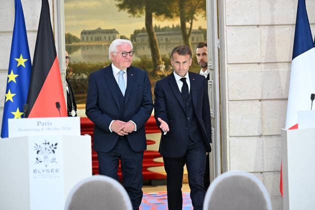 French President Emmanuel Macron and German President Frank Walter Steinmeier during a signing ceremony and joint press conference at the Élysée Palace in Paris, France, October 8, 2026. Signing of an agreement between the French government and the German government regarding the Franco-German Youth Office. Eric Tschaen Pool Bestimage. French President Emmanuel Macron and German President Frank Walter Steinmeier during a signing ceremony and joint press conference at the Élysée Palace in Paris, France, on October 8, 2026. The French and German governments signed an agreement regarding the Franco-German Youth Office. Paris, France  Copyright: xEricxTschaenx xPoolx xBestimagexEricxTschaenx xPoolx xBestimagex