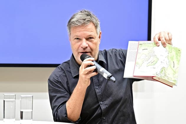 Frankfurter Buchmesse 2026. Schriftsteller Robert Habeck am 08.10.2026 auf der Frankfurter Buchmesse. 20261008MWI152884