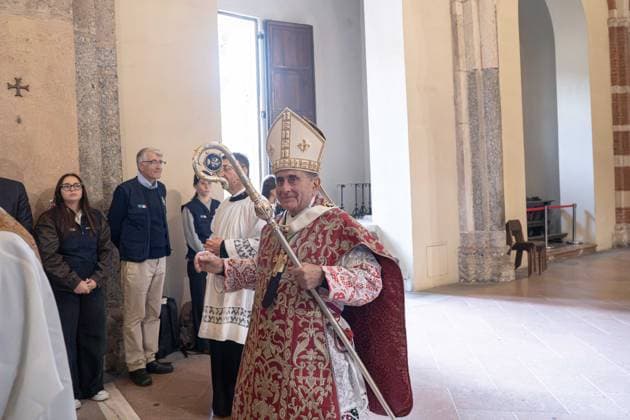 IPA89429911 - Milan, October 8, 26, Basilica of St. Ambrose, Eucharistic celebration marking the 25th anniversary of the Linate plane crash Pictured: Mario Delpini, Archbishop of Milan  Copyright: xGiuliaxSciaccax xGiuliaxSciaccax IPA89429911