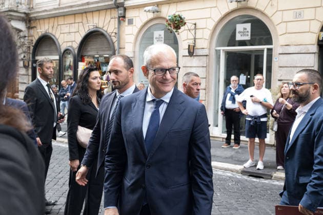 IPA89429523 - Rome Mayor Roberto Gualtieri upon arrival at the Teatro Sistina for the celebrations marking the 150th anniversary of the *Corriere della Sera*, in Rome, Italy, on October 8, 2026. Flavio Brancaleone Fotogramma  Copyright: xFLAVIO_BRANCALONEx xx IPA89429523