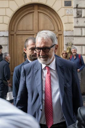 IPA89429511 - Lazio Region President Francesco Rocca upon arrival at the Teatro Sistina for the celebrations marking the 150th anniversary of *Corriere della Sera*, in Rome, Italy, on October 8, 2026. Flavio Brancaleone Fotogramma  Copyright: xFLAVIO_BRANCALONEx xx IPA89429511