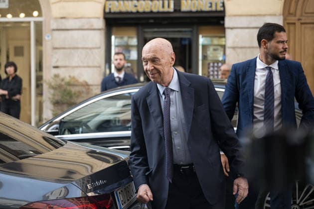 IPA89429571 - Journalist Paolo Mieli arriving at the Teatro Sistina for the celebrations marking the 150th anniversary of the *Corriere della Sera* in Rome, Italy, on October 8, 2026. Flavio Brancaleone Fotogramma  Copyright: xFLAVIO_BRANCALONEx xx IPA89429571