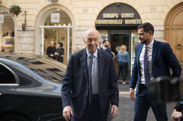 IPA89429574 - Journalist Paolo Mieli arriving at the Teatro Sistina for the celebrations marking the 150th anniversary of the *Corriere della Sera* in Rome, Italy, on October 8, 2026. Flavio Brancaleone Fotogramma  Copyright: xFLAVIO_BRANCALONEx xx IPA89429574