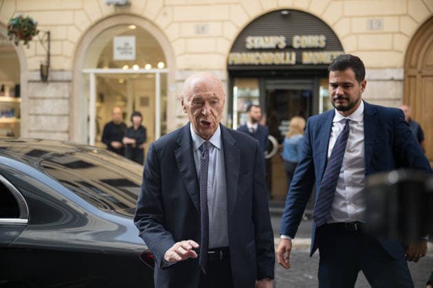 IPA89429576 - Journalist Paolo Mieli arriving at the Teatro Sistina for the celebrations marking the 150th anniversary of the *Corriere della Sera* in Rome, Italy, on October 8, 2026. Flavio Brancaleone Fotogramma  Copyright: xFLAVIO_BRANCALONEx xx IPA89429576