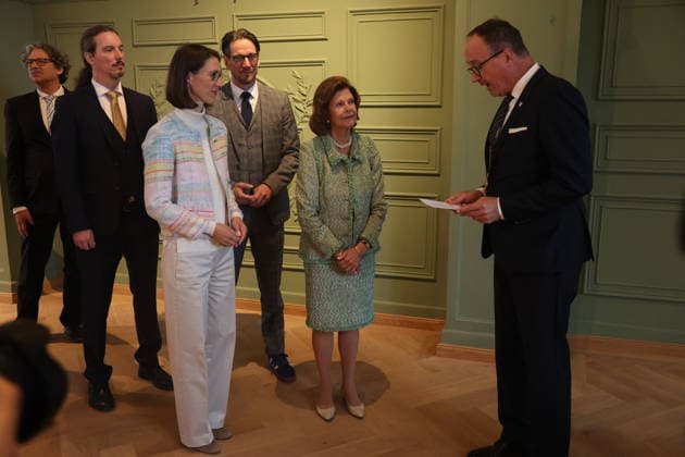 Königin Silvia von Schweden beucht Insel Mainau Konstanz Mainau, 08.10.2026 Ihre Majestät Königin Silvia von Schweden besucht die Insel Mainau be Konstanz. und schreibt sich uter anderen In das Goldene Buch der Stadt ein. Im Baden- Württemberg Germany Copyright: xMatthiasxGränzdörferx