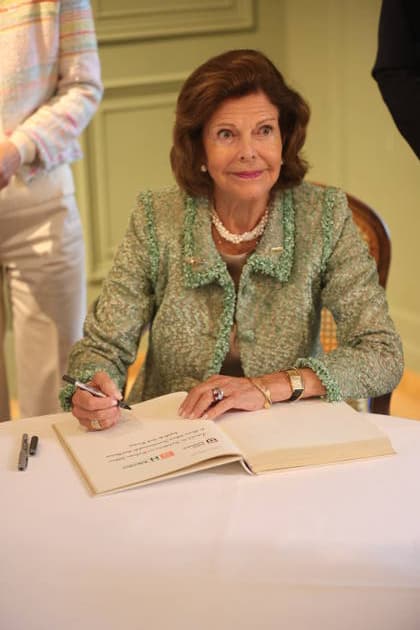 Königin Silvia von Schweden beucht Insel Mainau Konstanz Mainau, 08.10.2026 Ihre Majestät Königin Silvia von Schweden besucht die Insel Mainau be Konstanz. und schreibt sich uter anderen In das Goldene Buch der Stadt ein. Baden- Württemberg Germany Copyright: xMatthiasxGränzdörferx