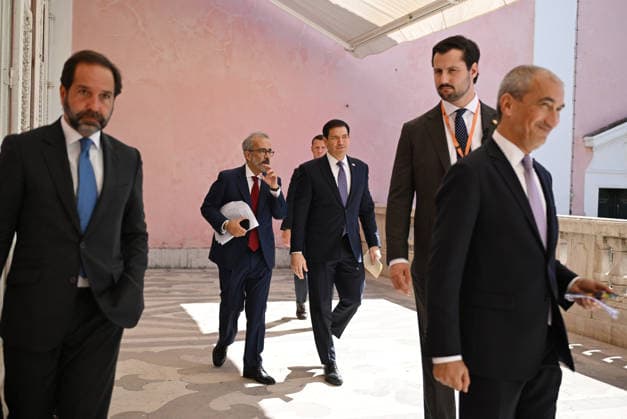 Marco Rubio - Paulo Rangel joint press conference in Lisbon LISBON, PORTUGAL - 08 OCTOBER: US Secretary of State Marco Rubio and Portugal s Foreign Minister Paulo Rangel arrive to give a joint press conference at the Necessidades Palace, the Portuguese foreign ministry, in Lisbon on October 8, 2026. Zed Jameson Anadolu Lisbon Portugal. Editorial use only. Please get in touch for any other usage.  Copyright: x2026xAnadoluxZedxJamesonx