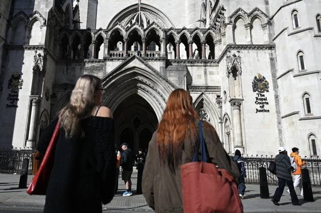 Royal Courts of Justice seen ahead of Andrew Mountbatten-Windsor s hearing LONDON, UNITED KINGDOM - OCTOBER 8: People walk outside the Royal Courts of Justice ahead of the hearing of Andrew Mountbatten-Windsor s legal challenge against search warrants related to his arrest over his alleged links to Jeffrey Epstein, in London, United Kingdom, on October 8, 2026. Rasid Necati Aslim Anadolu London United Kingdom. Editorial use only. Please get in touch for any other usage.  Copyright: x2026xAnadoluxRasidxNecatixAslimx