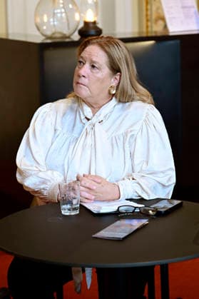 Kathy Kelly beim Pressegespräch und Präsentation des 16. HOPE-Award zur 18. Hope Gala 2026 im Schauspielhaus Dresden. Dresden, 08.10.2026