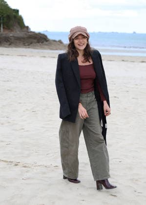 Zoe Adjani on the beach during the 37th Dinard British and Irish Film Festival in Dinard, France, on October 8, 2026. Denis Guignebourg, Bestimage. 37th Dinard British and Irish Film Festival on October 8, 2026, in Dinard, France. Dinard, France  Copyright: xDenisxGuignebourgx xBestimagexDenisxGuignebourgx xBestimagex