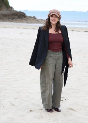 Zoe Adjani on the beach during the 37th Dinard British and Irish Film Festival in Dinard, France, on October 8, 2026. Denis Guignebourg, Bestimage. 37th Dinard British and Irish Film Festival on October 8, 2026, in Dinard, France. Dinard, France  Copyright: xDenisxGuignebourgx xBestimagexDenisxGuignebourgx xBestimagex