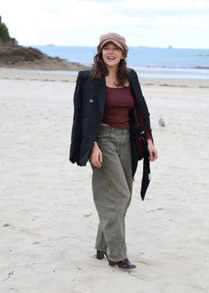 Zoe Adjani on the beach during the 37th Dinard British and Irish Film Festival in Dinard, France, on October 8, 2026. Denis Guignebourg, Bestimage. 37th Dinard British and Irish Film Festival on October 8, 2026, in Dinard, France. Dinard, France  Copyright: xDenisxGuignebourgx xBestimagexDenisxGuignebourgx xBestimagex
