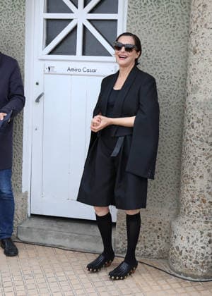 Amira Casar at the unveiling of her beach cabana during the 37th Dinard British and Irish Film Festival, France, on October 8, 2026. Denis Guignebourg, Bestimage. 37th Dinard British Irish Film Festival on October 8, 2026, in Dinard, France. Dinard, France  Copyright: xDenisxGuignebourgx xBestimagexDenisxGuignebourgx xBestimagex