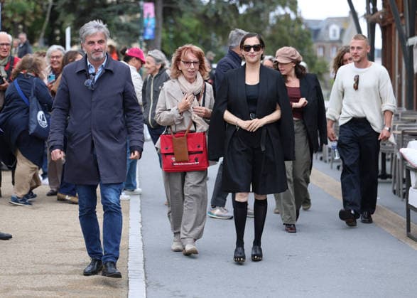 Amira Casar at the unveiling of her beach cabana during the 37th Dinard British and Irish Film Festival, France, on October 8, 2026. Denis Guignebourg, Bestimage. 37th Dinard British Irish Film Festival on October 8, 2026, in Dinard, France. Dinard, France  Copyright: xDenisxGuignebourgx xBestimagexDenisxGuignebourgx xBestimagex