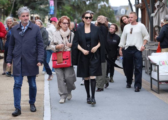 Amira Casar at the unveiling of her beach cabana during the 37th Dinard British and Irish Film Festival, France, on October 8, 2026. Denis Guignebourg, Bestimage. 37th Dinard British Irish Film Festival on October 8, 2026, in Dinard, France. Dinard, France  Copyright: xDenisxGuignebourgx xBestimagexDenisxGuignebourgx xBestimagex