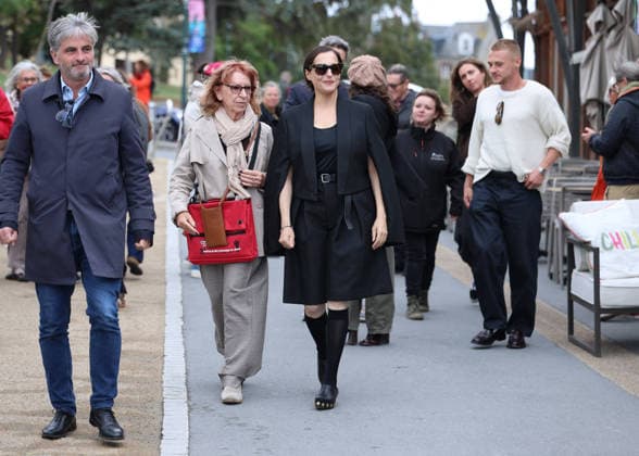 Amira Casar at the unveiling of her beach cabana during the 37th Dinard British and Irish Film Festival, France, on October 8, 2026. Denis Guignebourg, Bestimage. 37th Dinard British Irish Film Festival on October 8, 2026, in Dinard, France. Dinard, France  Copyright: xDenisxGuignebourgx xBestimagexDenisxGuignebourgx xBestimagex